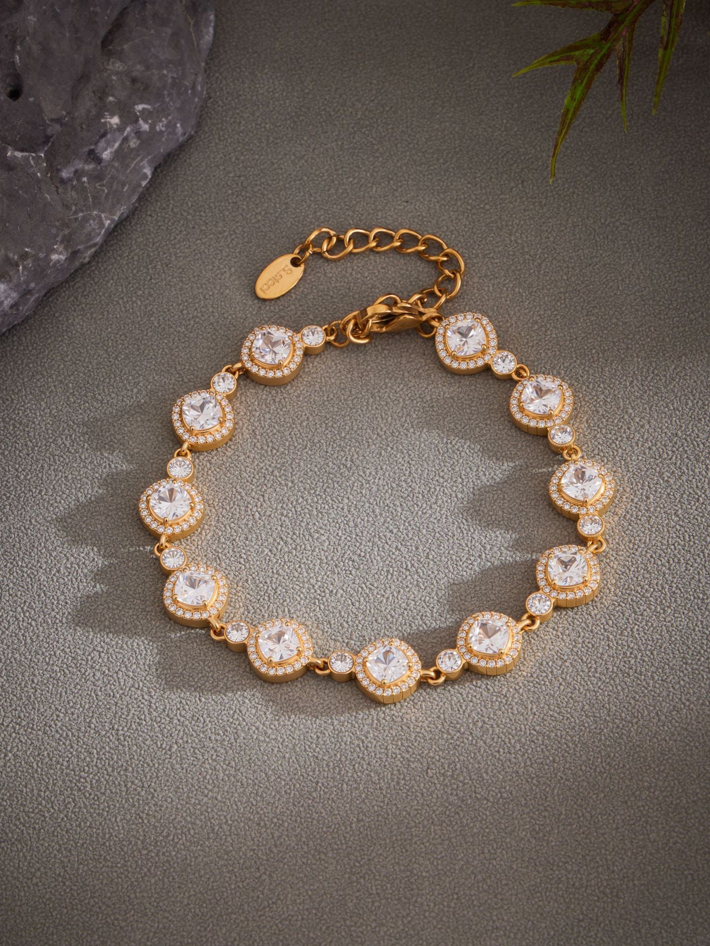 Planderful Zircon Fish Bone Bracelet 18K Gold Plated Ladies