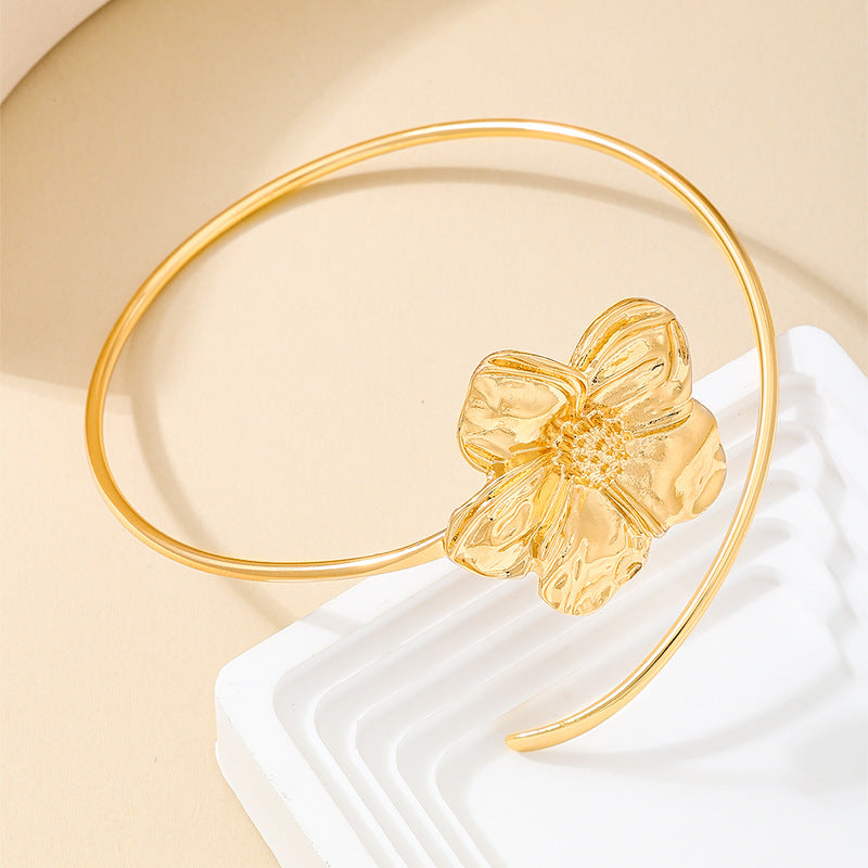 Planderful Vienna Verve Bracelet – Charming Five-Petaled Flower Design