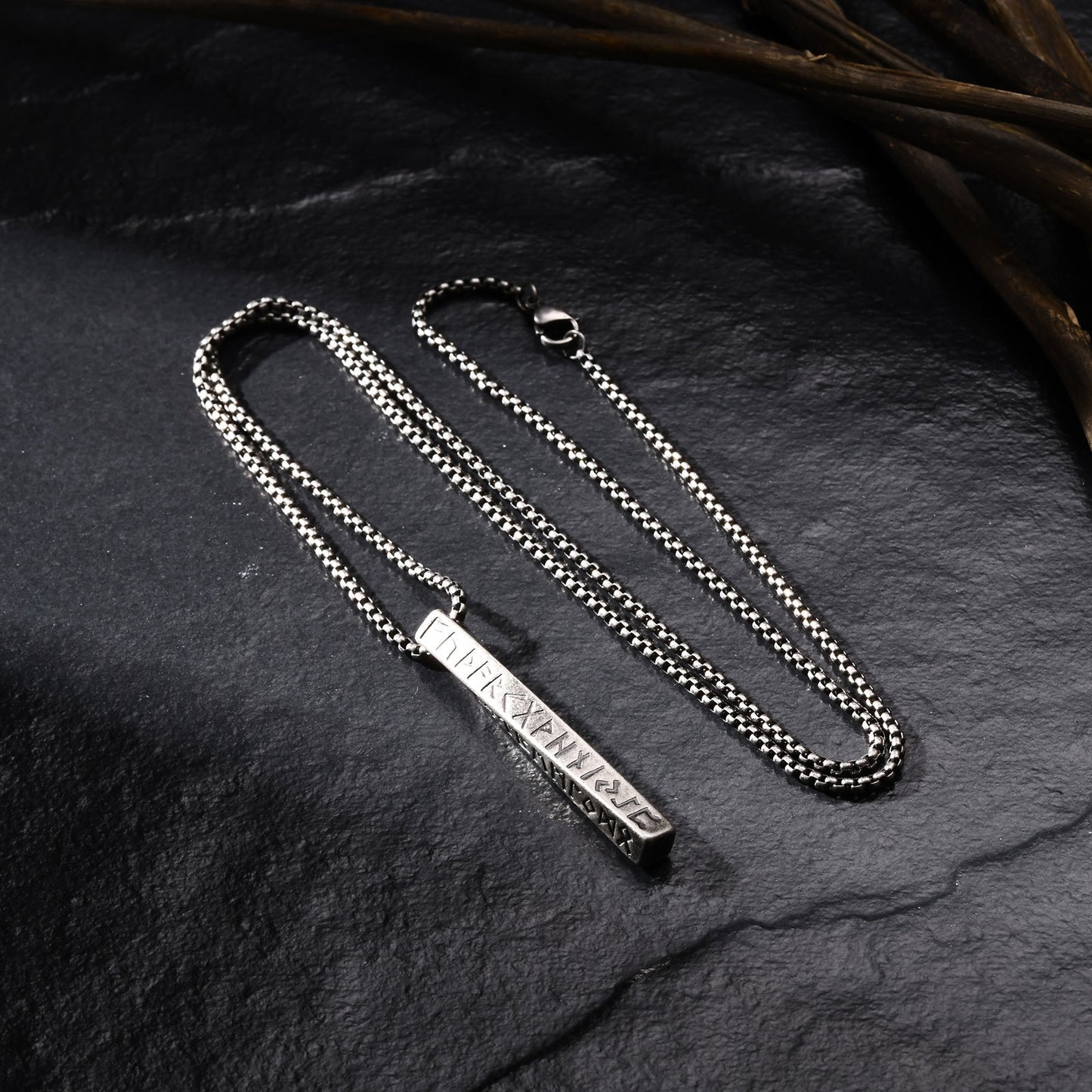 Stainless Steel Corrosive Smear Oil Viking Necklace for Men