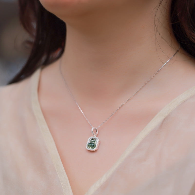 Planderful Everyday Genie Gourd Necklace – Elegant Green Moss Inlay for Women