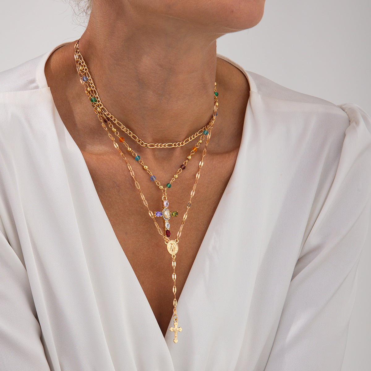 Planderful Vienna Verve Necklace – Fashionable Cross Pendant Design