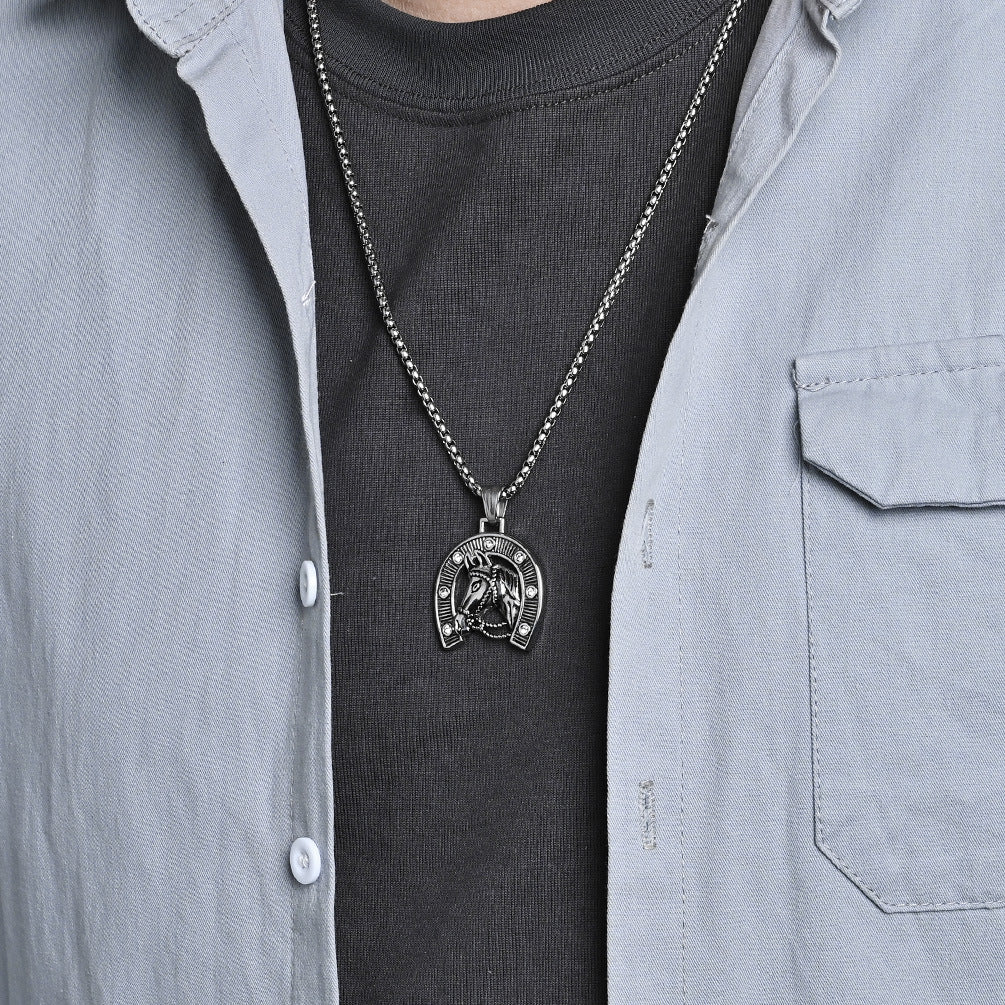 Planderful Horseshoe Horse Head Necklace For Men Retro Streetwear Niche Design Pendant Steel
