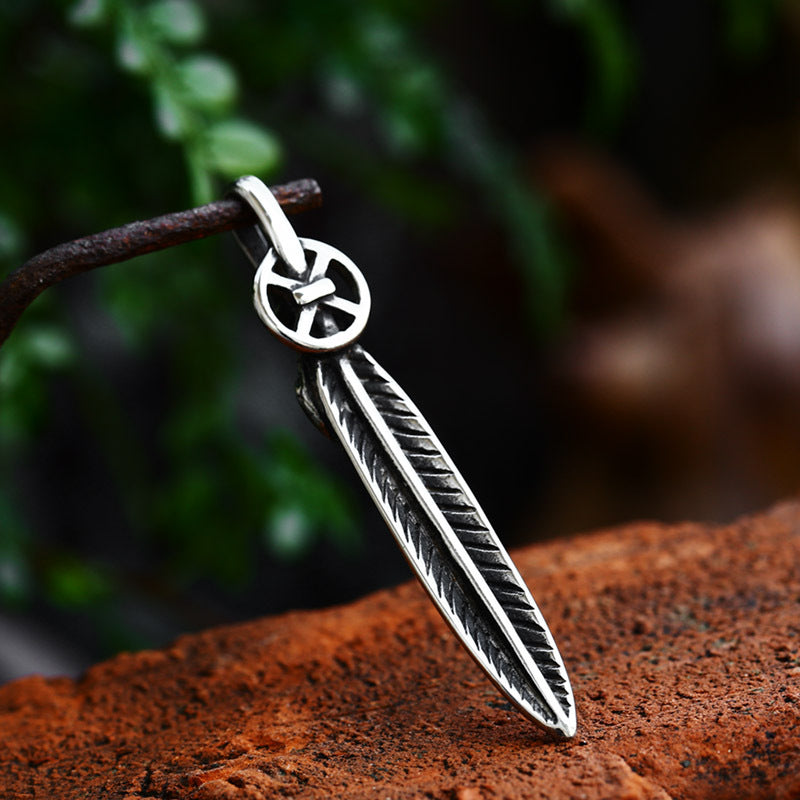 Retro European and American Titanium Steel Takahashi Feather Pendant - Stylish and Dominant Jewelry for Men