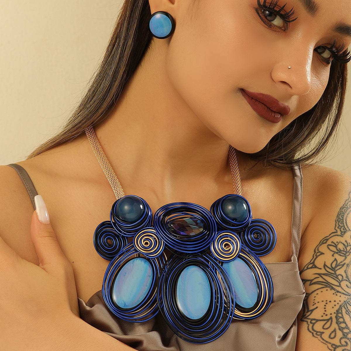 Baroque Flower Resin and Aluminum Wire Handmade Necklace Earrings Set - Savanna Rhythms