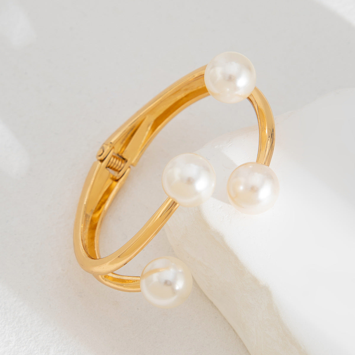 Planderful Imitation Pearl Bracelet Vienna Verve Open Cuff For Women Elegant Retro French Style