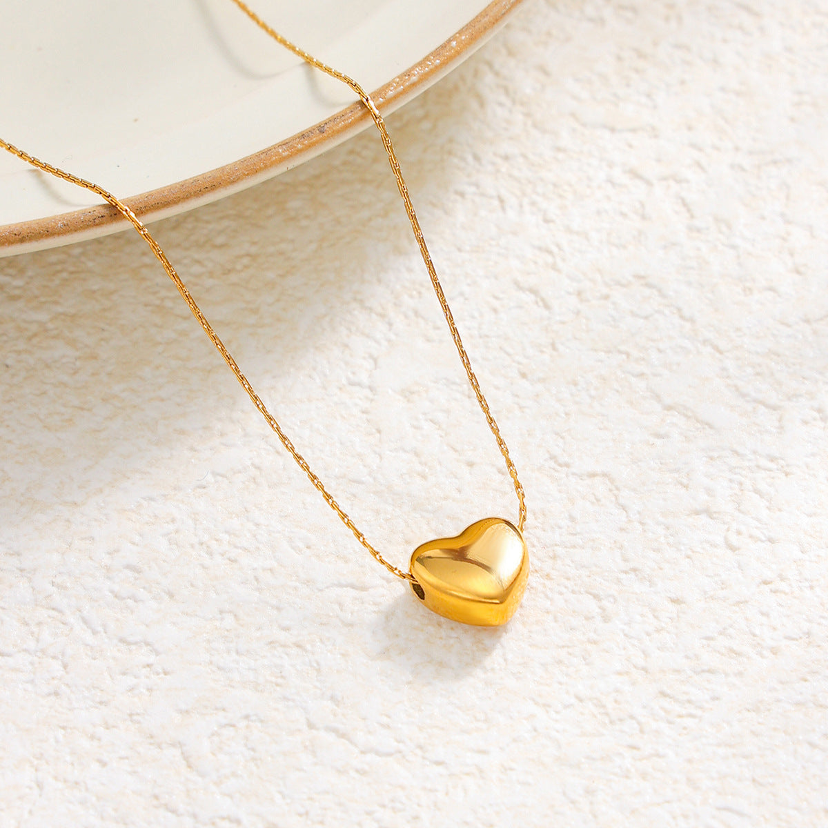 Stainless Steel Love Heart Pendant Collarbone Necklace Pvd Gold-Plated