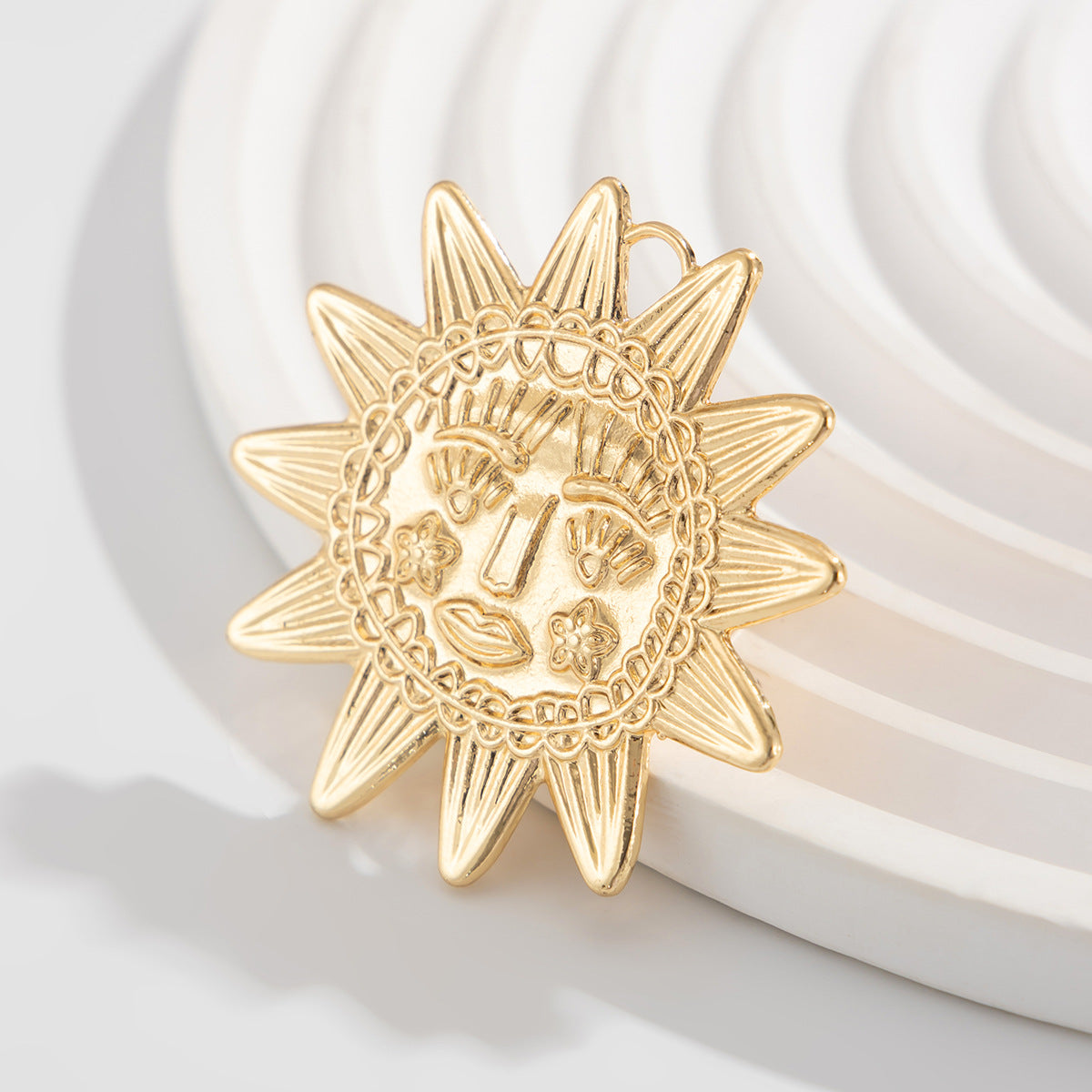 Planderful Vienna Verve Sunflower Ring – Adjustable Alloy Design with Imitation Pearl
