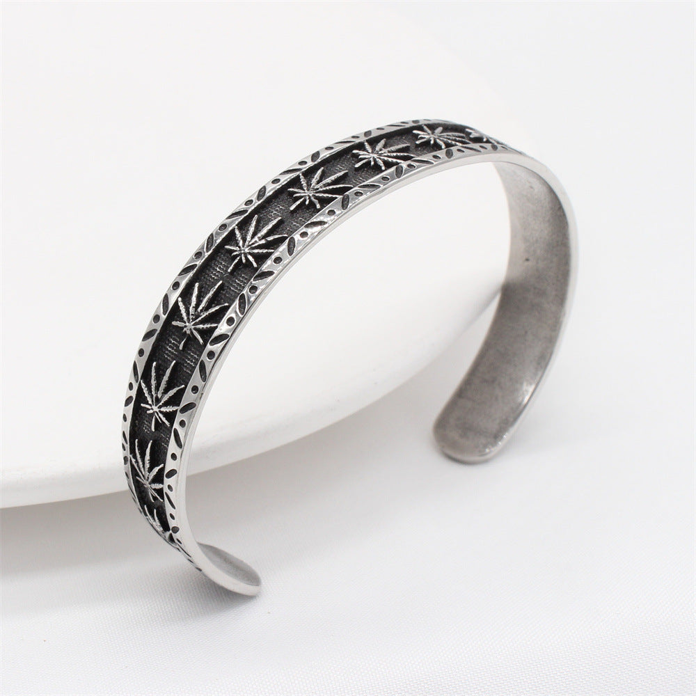 Planderful Everyday Genie – European and American Retro Maple Leaf Titanium Steel Bracelet