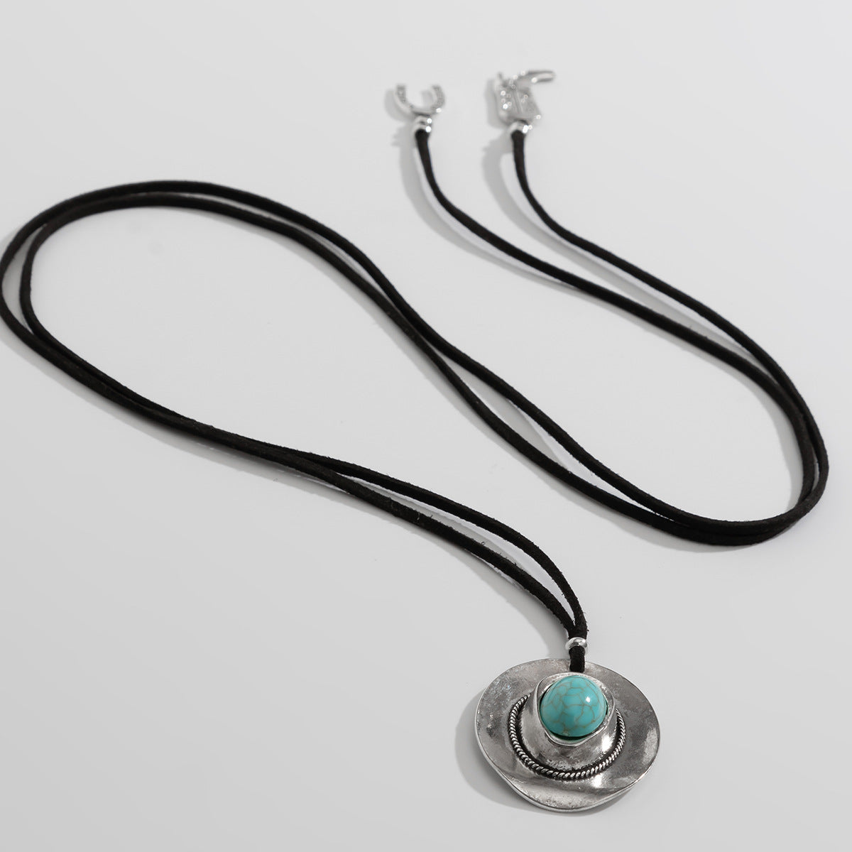 Planderful Vienna Verve Necklace – Retro-Inspired Turquoise Choker Design
