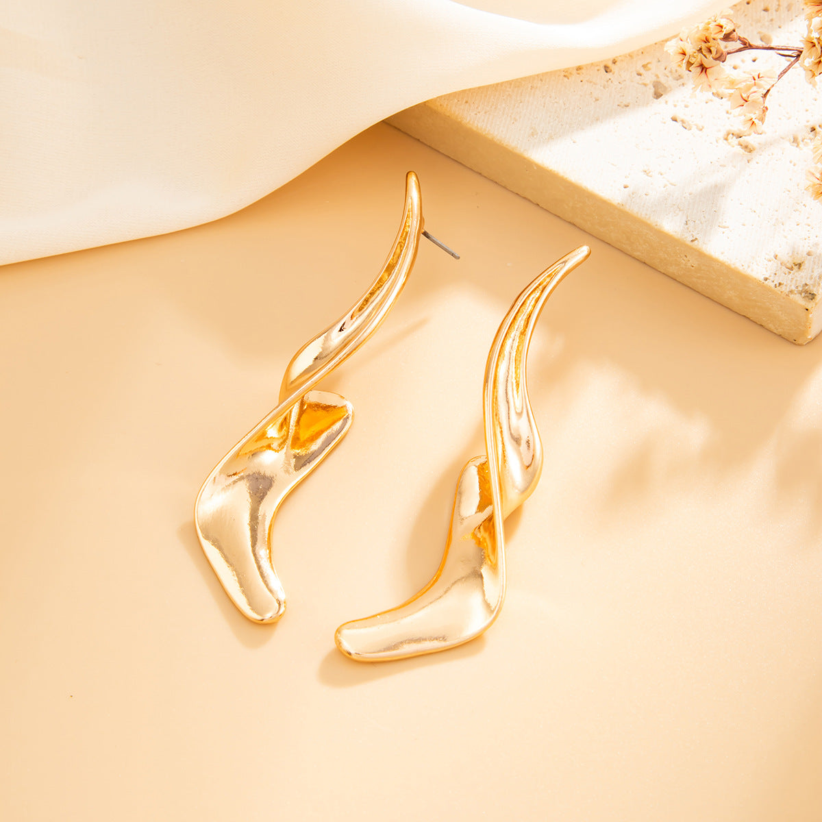 Planderful Vienna Verve Liquid Design Water Drop Earrings For Women Contemporary Stud Jewelry