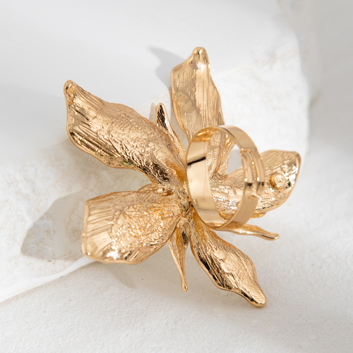 Planderful Vienna Verve Five Petaled Flower Ring Three Dimensional Metal Statement for Bold Fashion Lovers