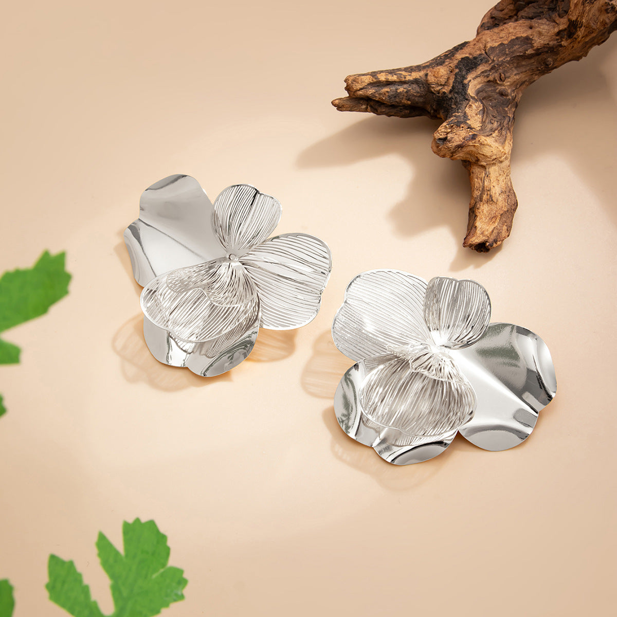 Planderful Vienna Verve Ginkgo Leaf Stud Earrings for Women Vintage Floral Irregular Statement Design