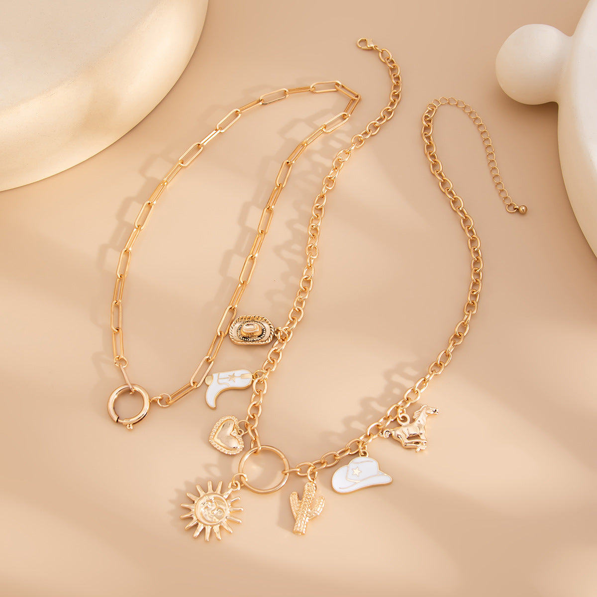 Planderful Vienna Verve Necklace – Sweet Heart-Shaped Cowboy Hat Pendant