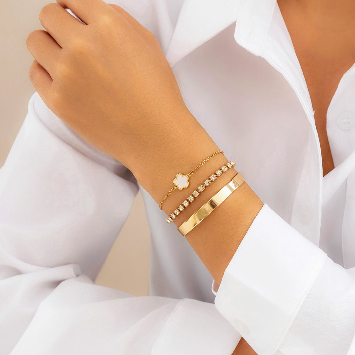 European and American Cross-Border Jewelry Set with Rhinestone Chain, Clover Bracelet, Geometric Glossy Design Bracelet