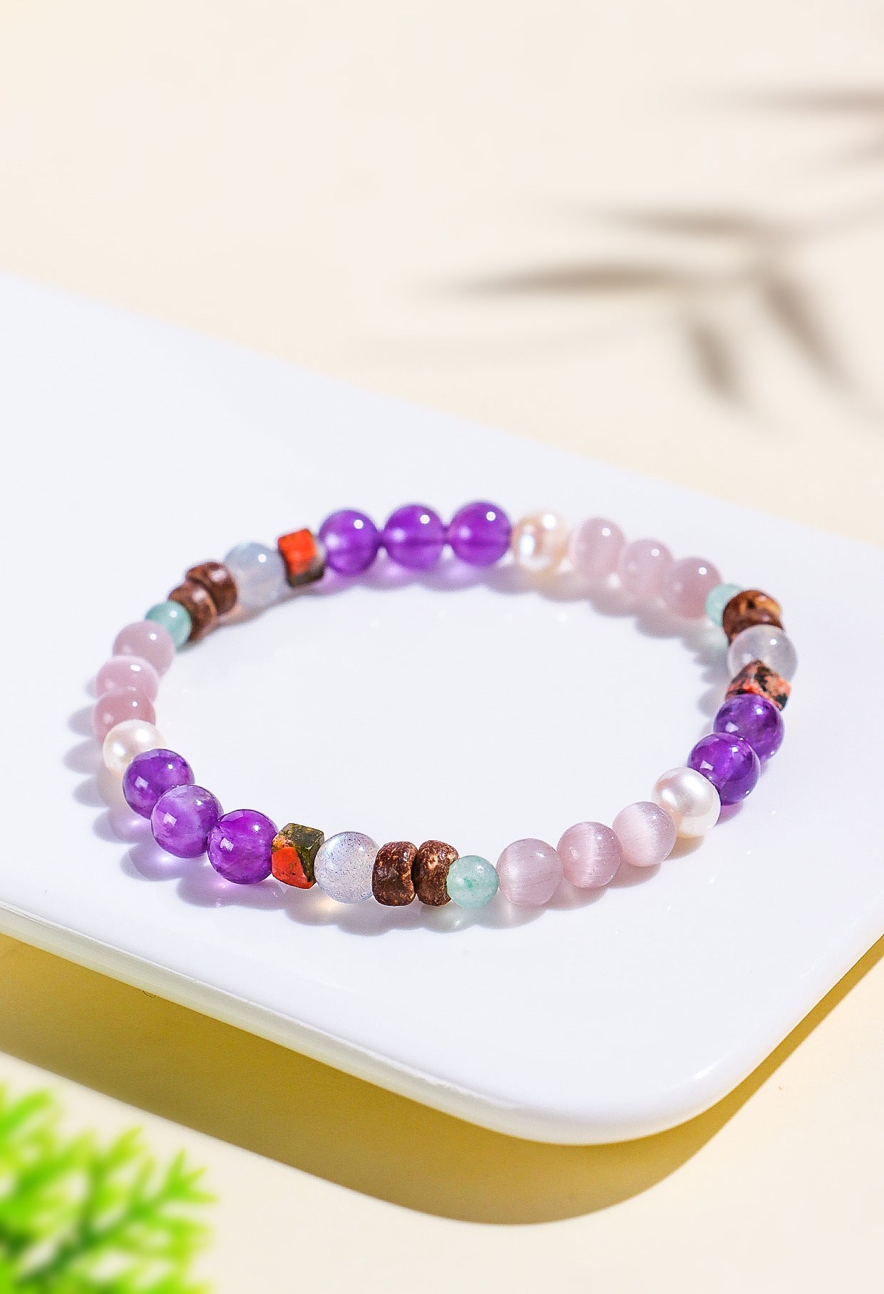Planderful Fortune's Favor Bracelet – Elegant Freshwater Pearl and Amethyst Design