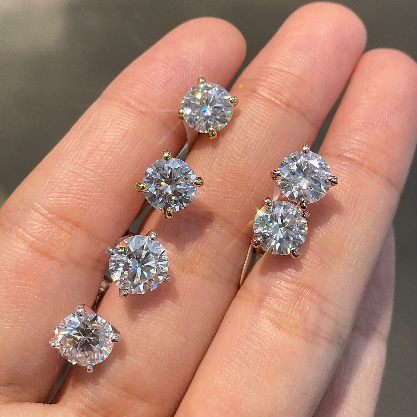 Amazon Hot-Selling Classic Four-Claw Moissanite Stud Earrings