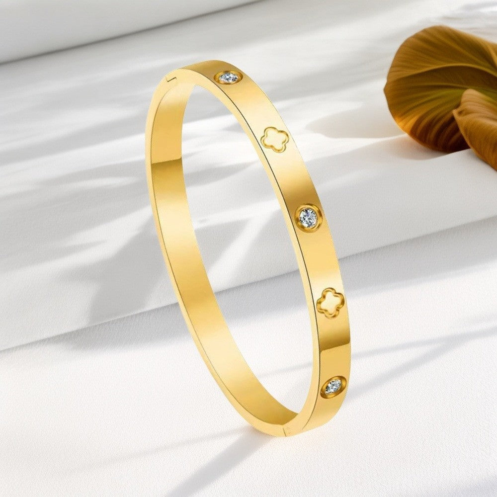 Planderful Jewelry Four Leaf Zircon Flower Bracelet