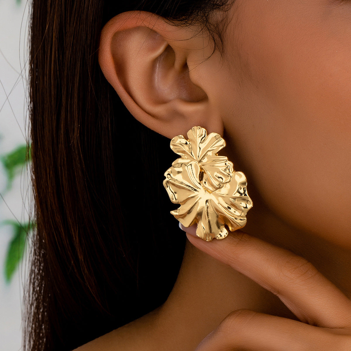 Planderful Vienna Verve Earrings – Retro Metal Flower Design