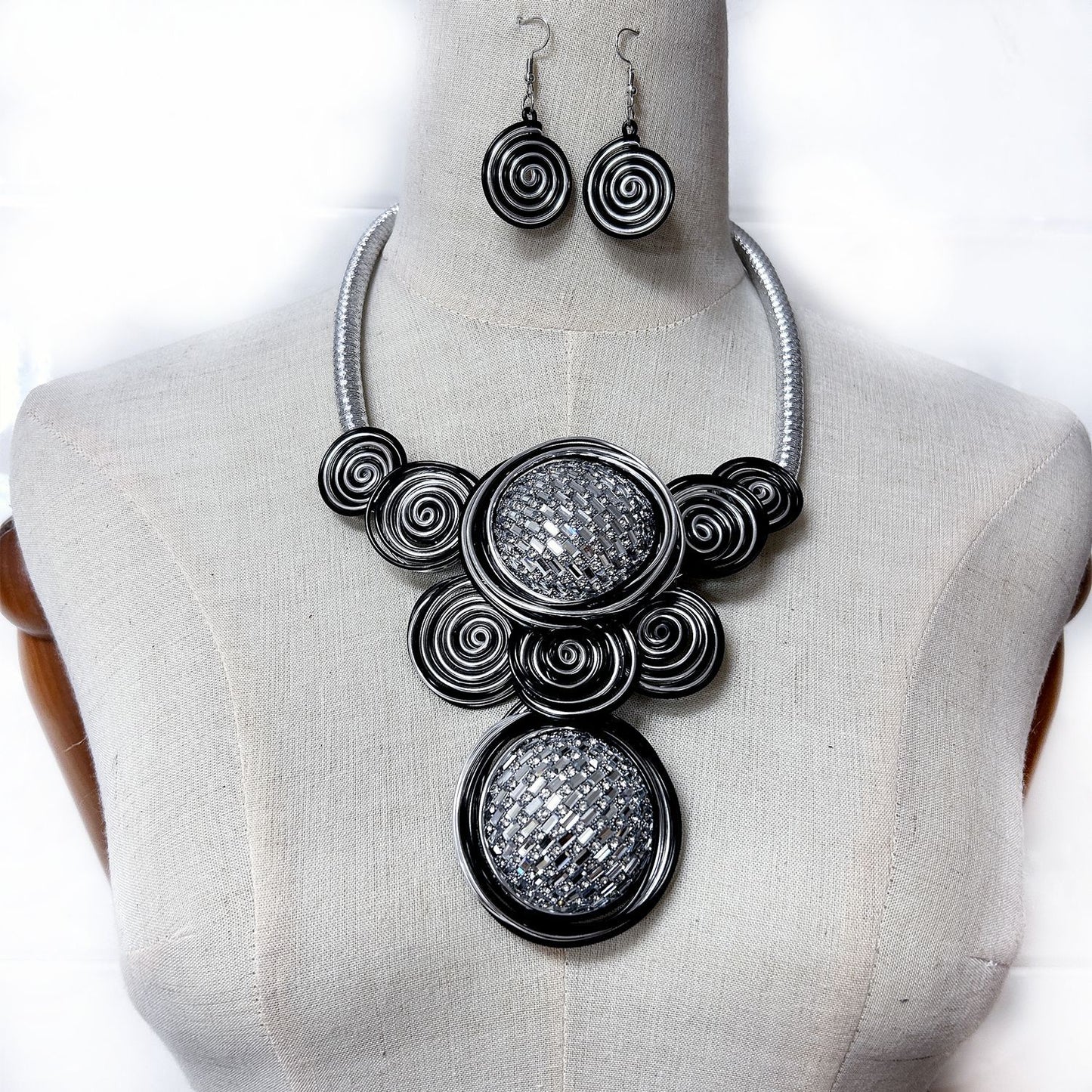 Exotic Glow Statement Necklace - Planderful Savanna Rhythms Collection