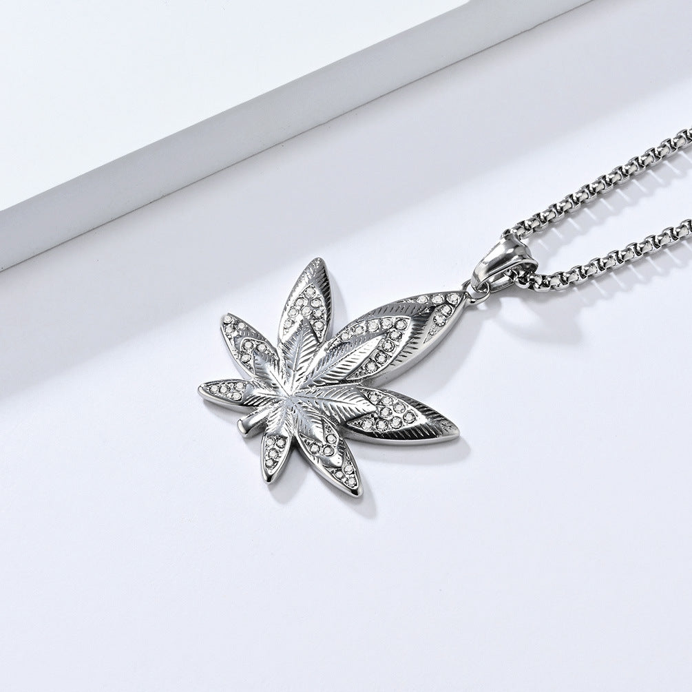 European and American Hip Hop 18K Gold Maple Leaf Necklace