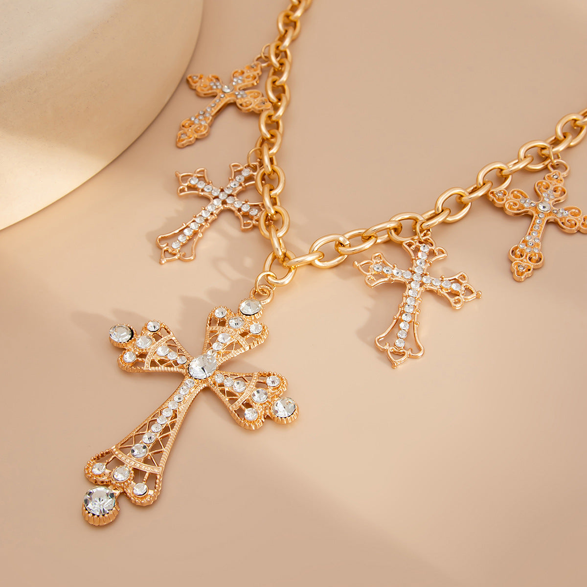 Planderful Vienna Verve Necklace – Retro Hip-Hop Style with Exaggerated Cross Pendant