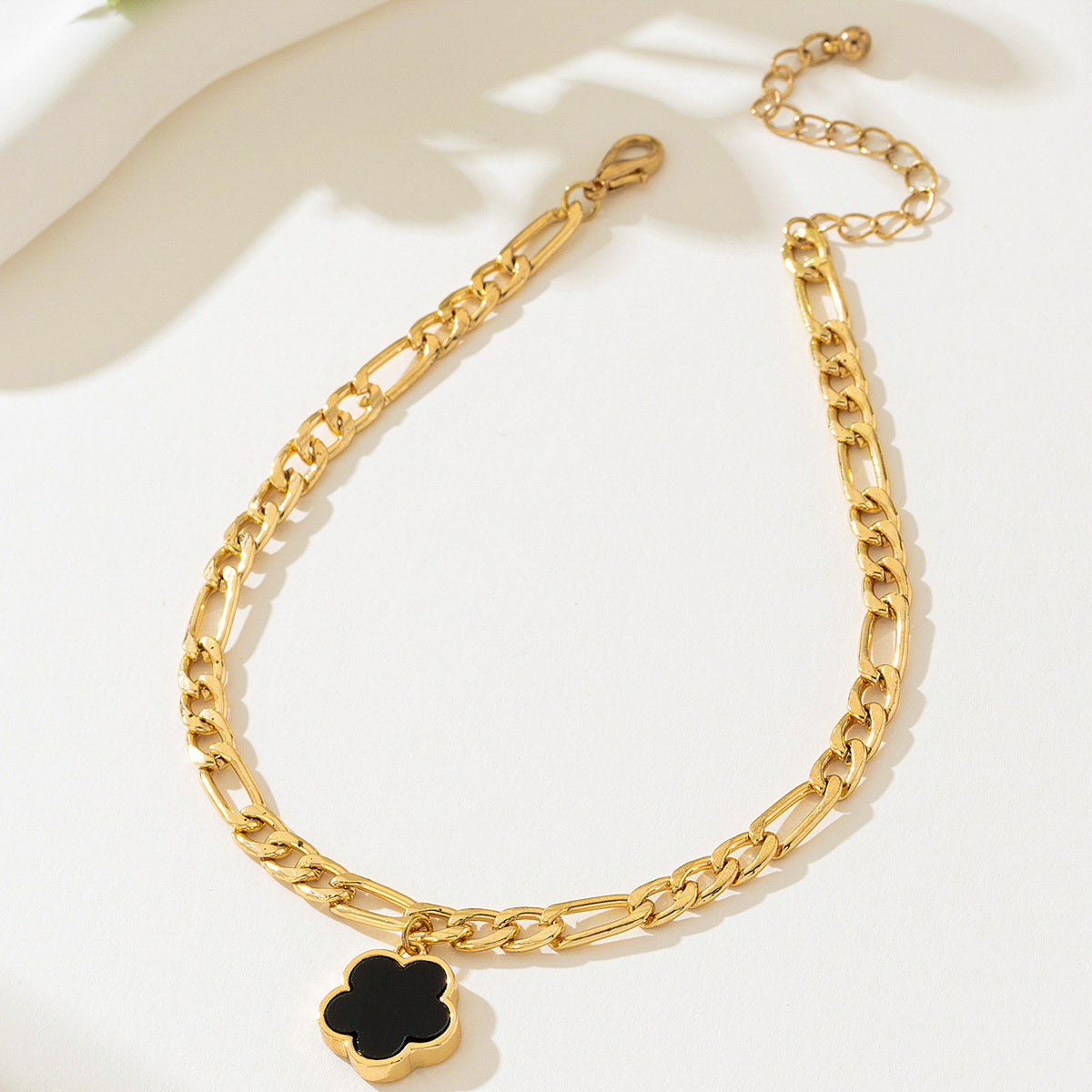 Planderful Vienna Verve Bracelet – Elegant OT Buckle Chain with Lucky Flower Pendant