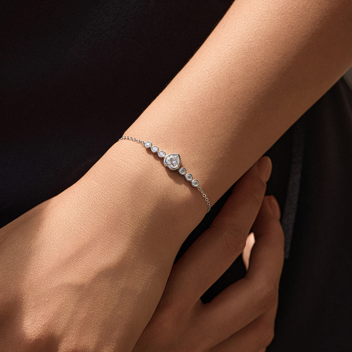 925 Sterling Silver 0.80 ct Heart Moissanite Bracelet