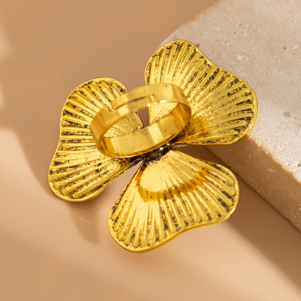 Planderful Vienna Verve Ring – Retro Geometric Design with Adjustable Fit