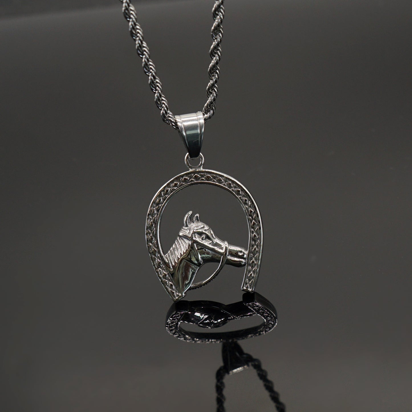 Stainless Steel Necklace – Vintage Hoof Horse Head Pendant For Everyday Wear And Personalization