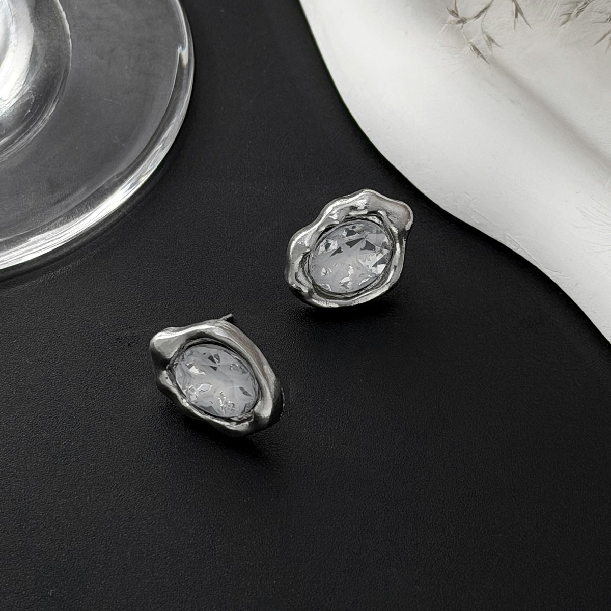 Planderful Zircon Stud Earrings Lava Inlaid Texture For Chic Professionals And Everyday Statement Jewelry