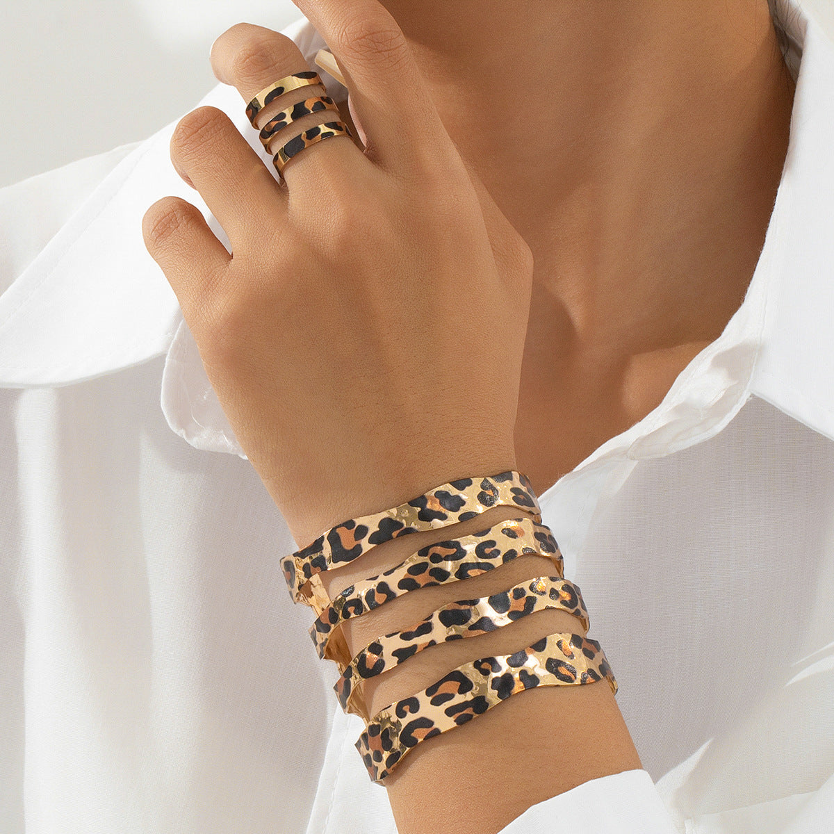 Planderful Vienna Verve Jewelry Set – Fashionable Leopard Print Design