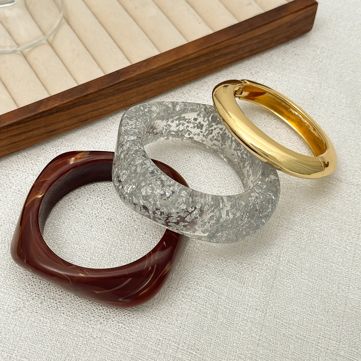 Bracelet For Women Planderful Vienna Verve Translucent Irregular Metal Statement With Spring Opening