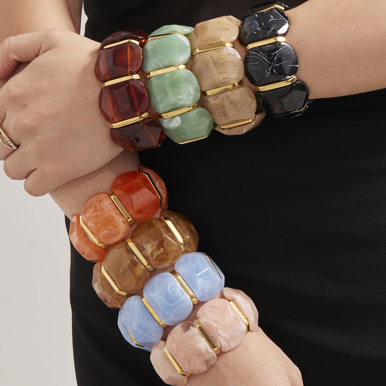 Planderful Unisex Genie Candy Resin Elastic Bracelet