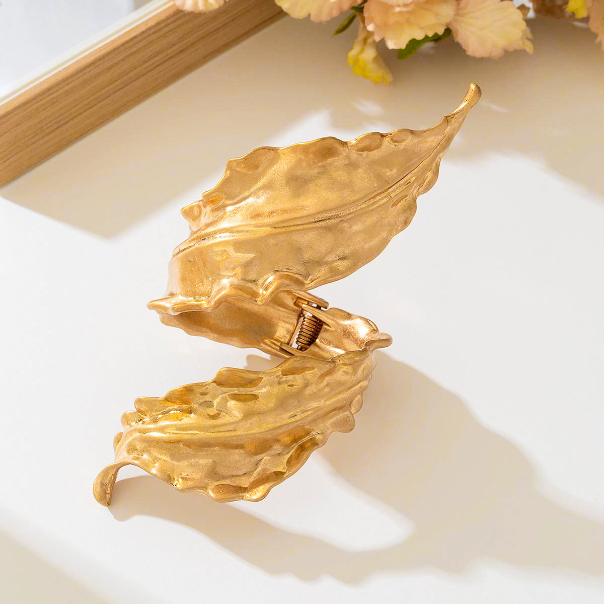 Planderful Vienna Verve Bracelet – Exaggerated Double-Layer Leaf Design