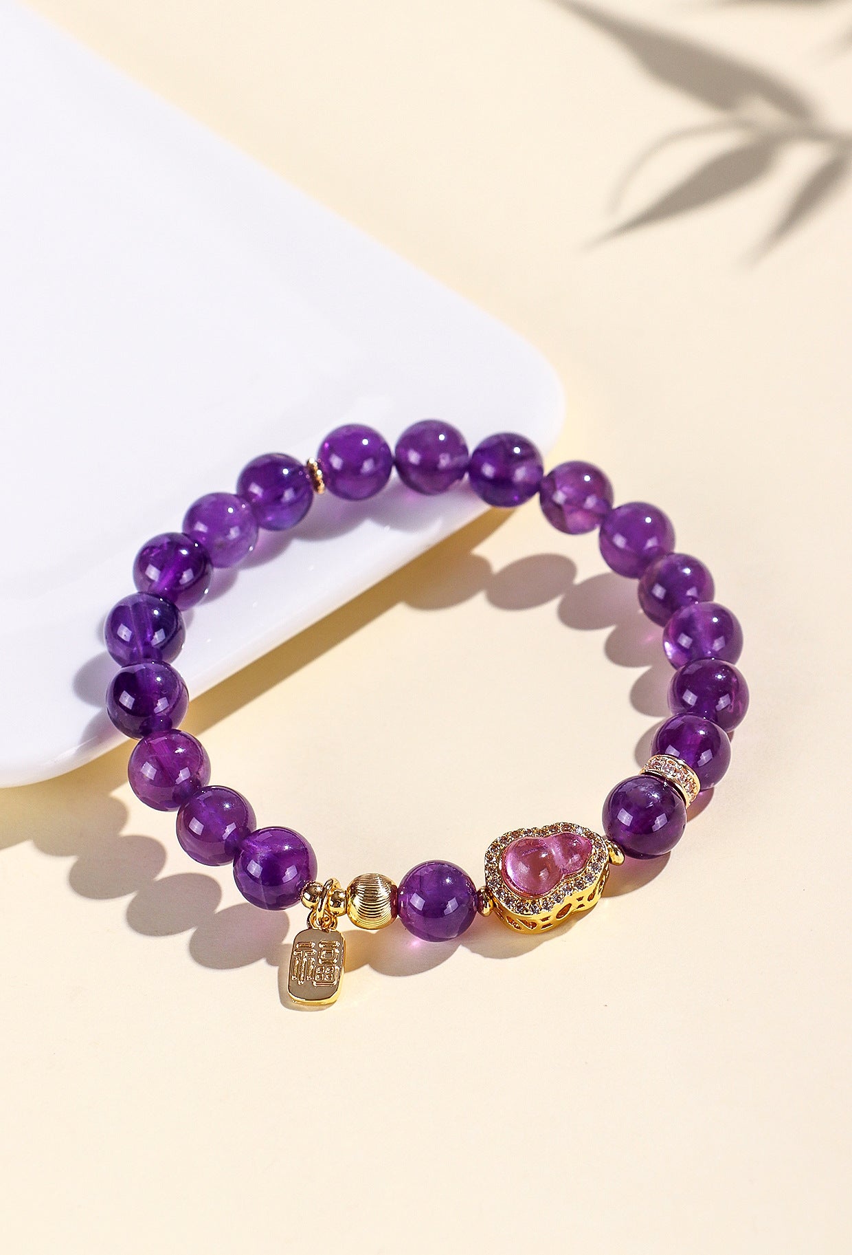 Planderful Fortune's Favor Bracelet – Fresh and Sweet Strawberry Crystal Beads