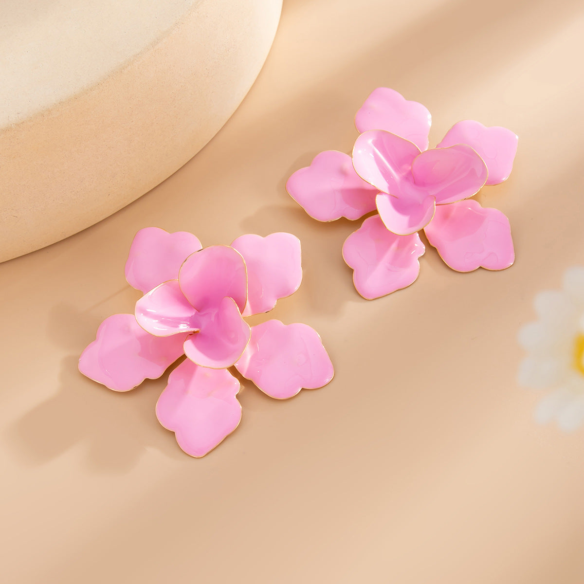 Planderful Vienna Verve Earrings – Exaggerated Flower Design for Vacation Style