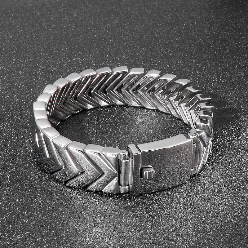 Stylish Stainless Steel Men's Bracelet with Snake Bone Design
