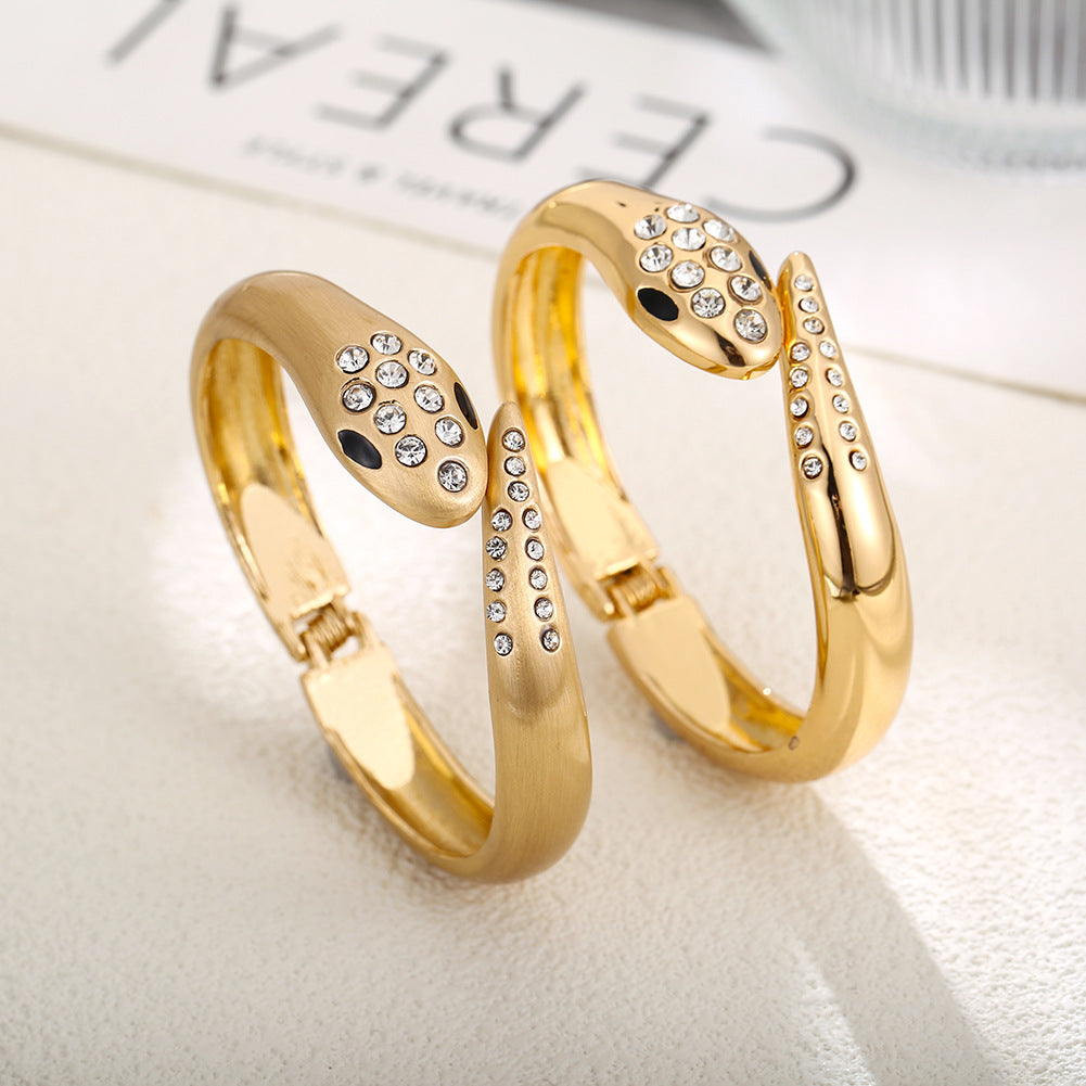 Planderful Vienna Verve Bracelet – Personalized Zircon Snake Design