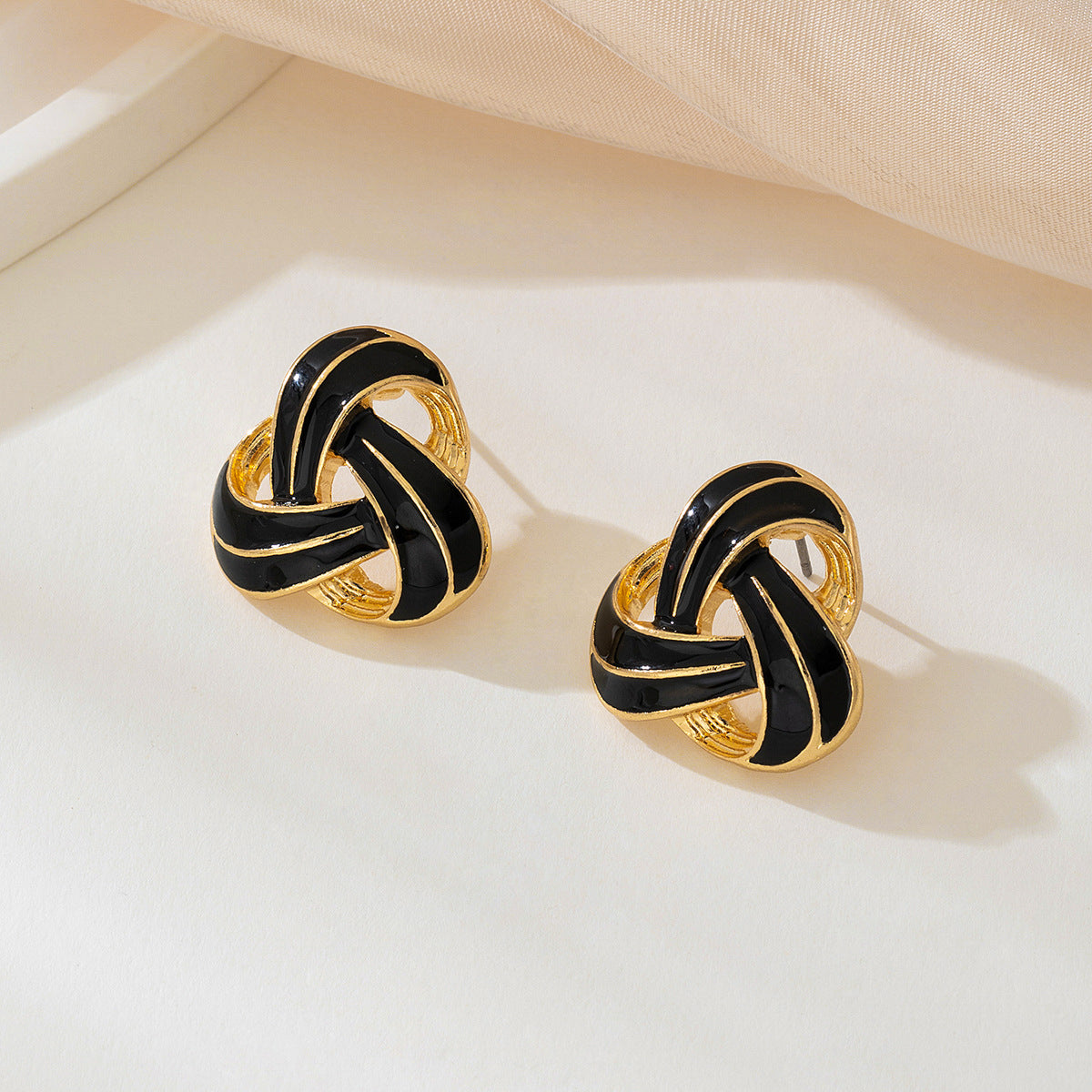Planderful Vienna Verve Earrings – Elegant Metal Design for All Seasons