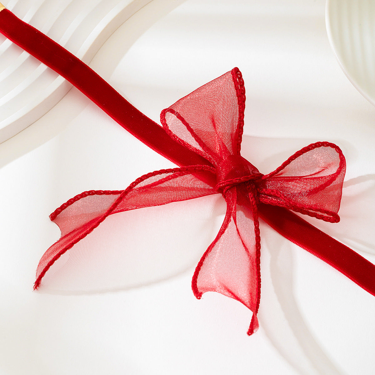 Planderful Vienna Verve Necklace – Elegant Red Bow Design