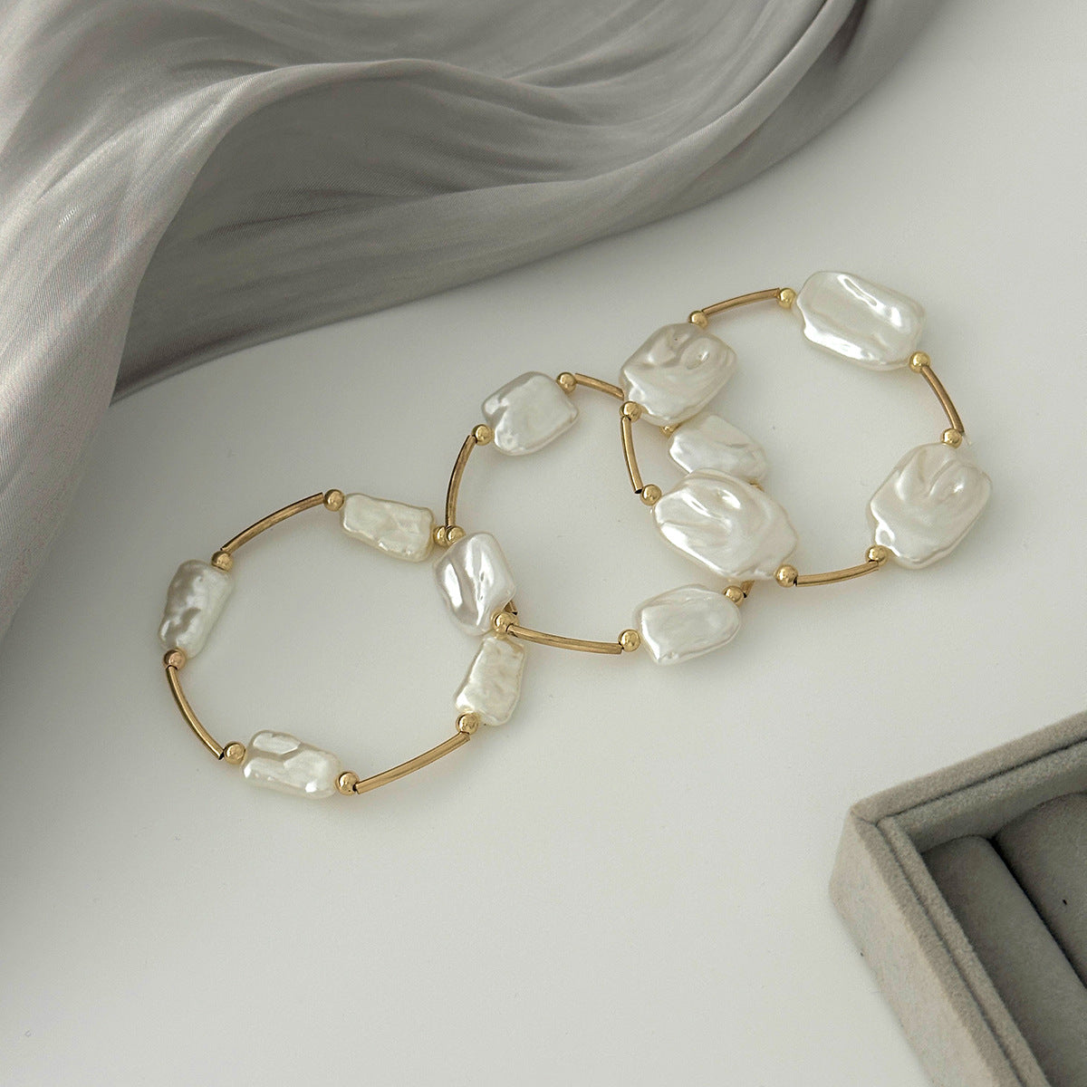 French Retro Irregular Stacking Wearing Imitation Pearl Bracelets Baroque Special-Shaped Elastic Bracelet