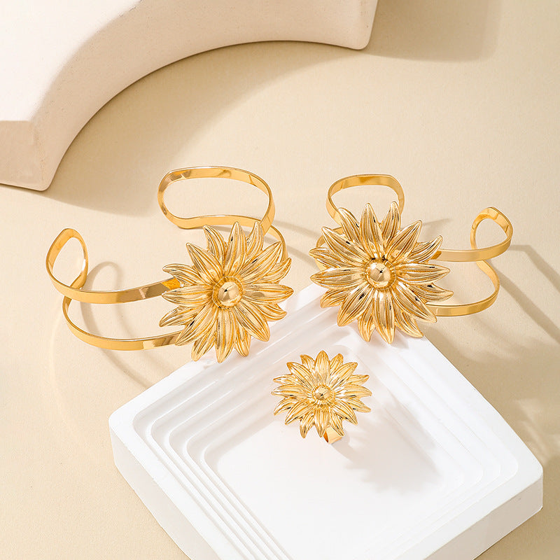 Planderful Vienna Verve Retro Metal Jewelry Set for Women