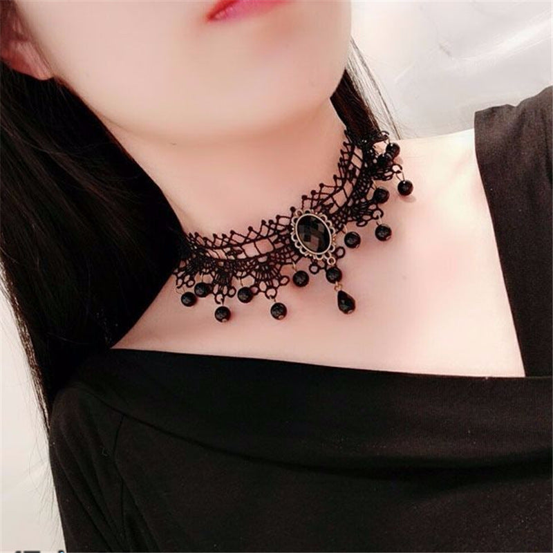 Retro Lace Necklace with European Style Touch - Wholesale Dropshipping Opportunity