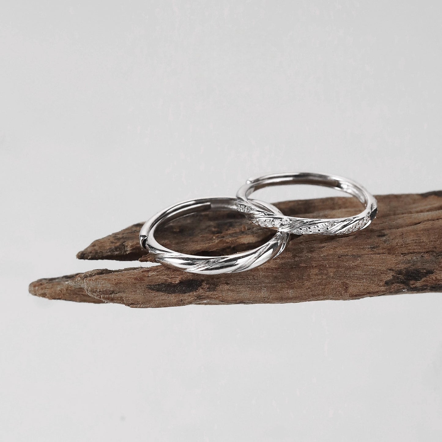 Planderful Mobius Ring For Women Sterling Silver Adjustable High End Design Gift For Couples