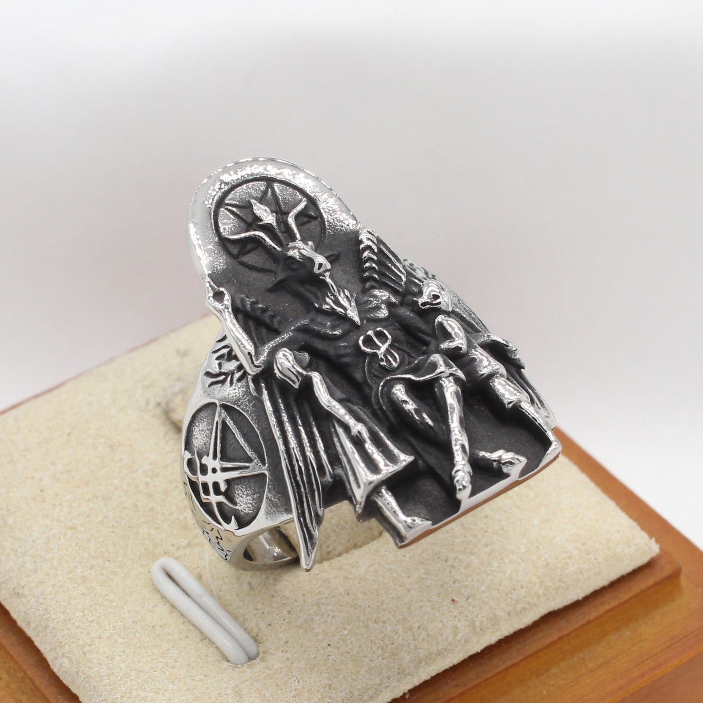 Planderful Everyday Genie Titanium Steel Ring – Personalized Retro Egyptian Pharaoh Anubis Men's Jewelry