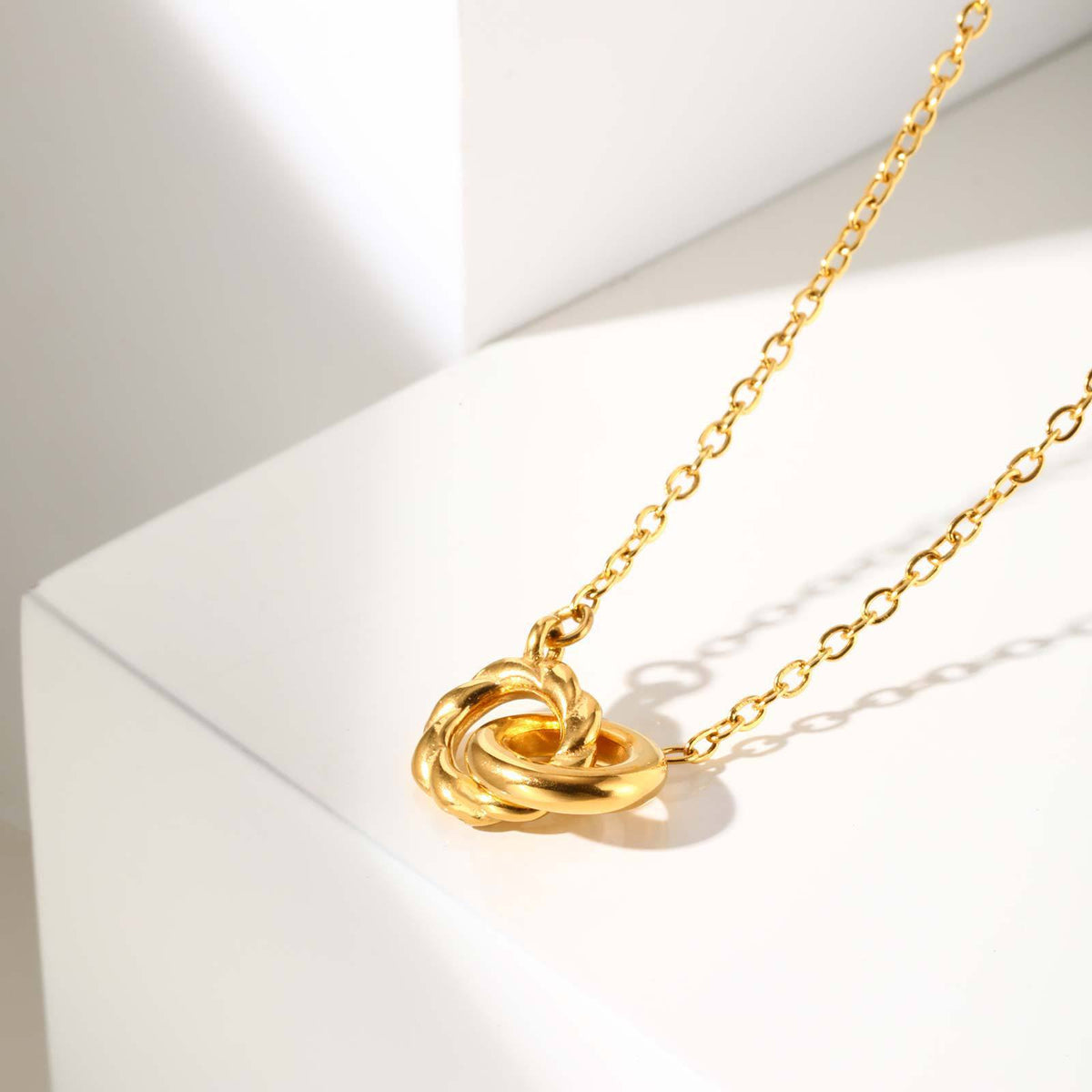 Gold Toggle Ring Necklace with Twisted Bar