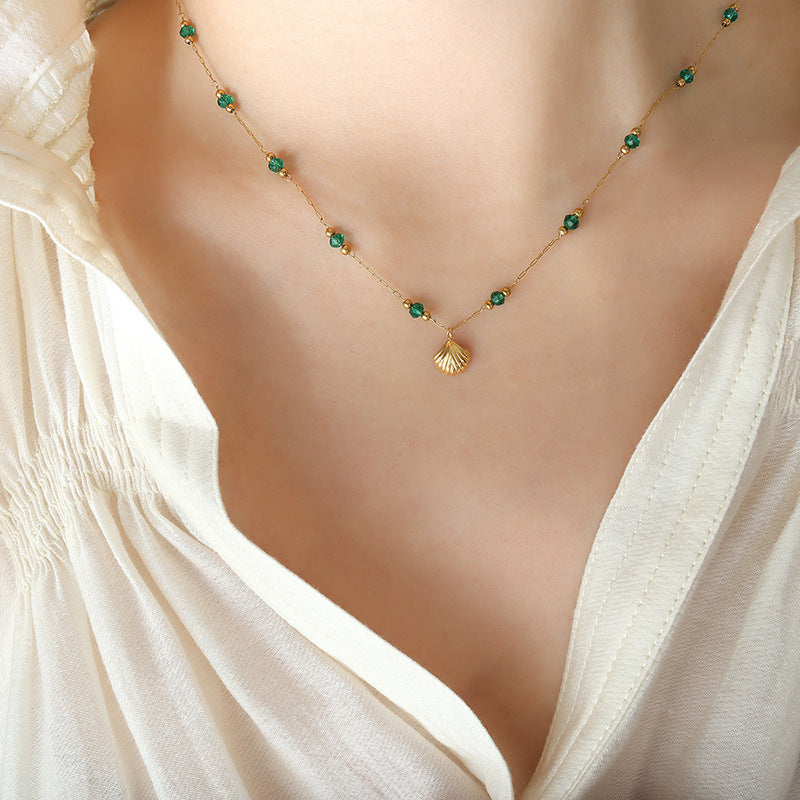 Glamorous 18K Gold Plated Stainless Steel Necklace with Crystal Beads and Scallop Pendant