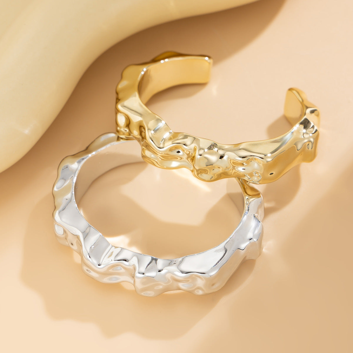 Planderful Vienna Verve Bracelet – Fashionable Geometric Design