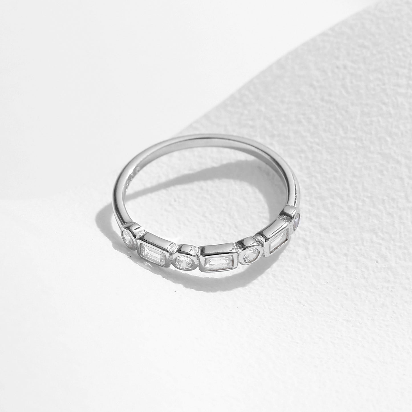 Planderful Everyday Genie Ring – Elegant Sterling Silver with Sparkling Zircon