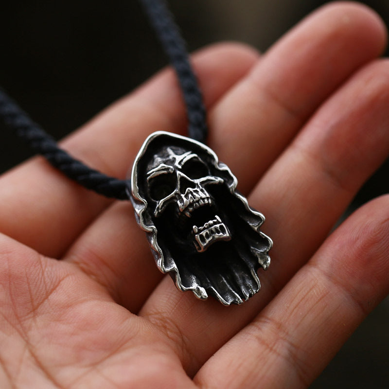Retro Punk Skull Pendant in Titanium Steel - European and American Style Men's Jewelry